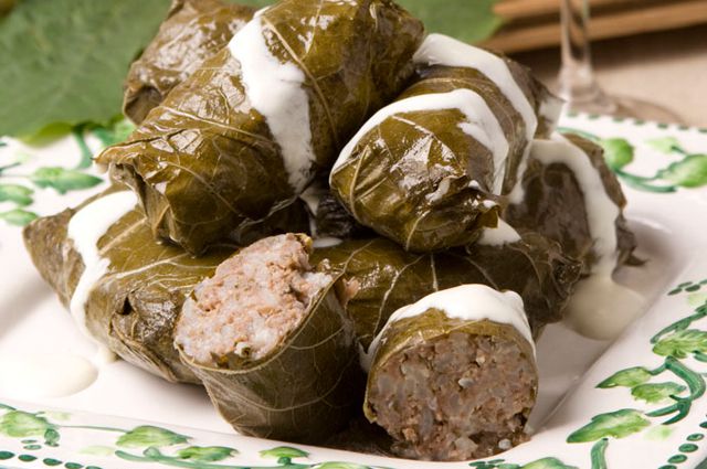 ტოლმა ვაზის ფოთოლში